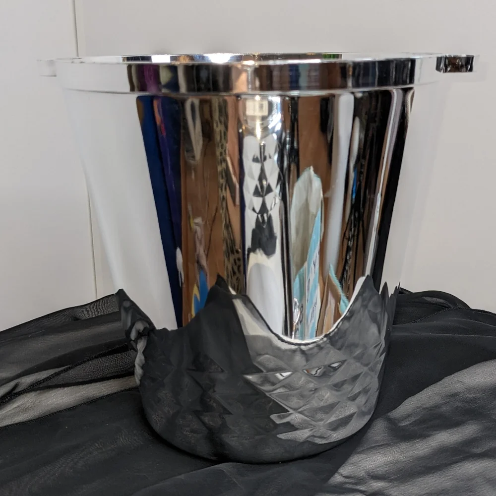 Greenbrier Intl NWOT ice bucket plastic mirror like silver 2 qt Set of 3